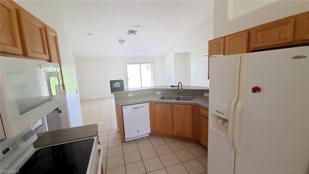 832 Palomino St E Property Photo 5