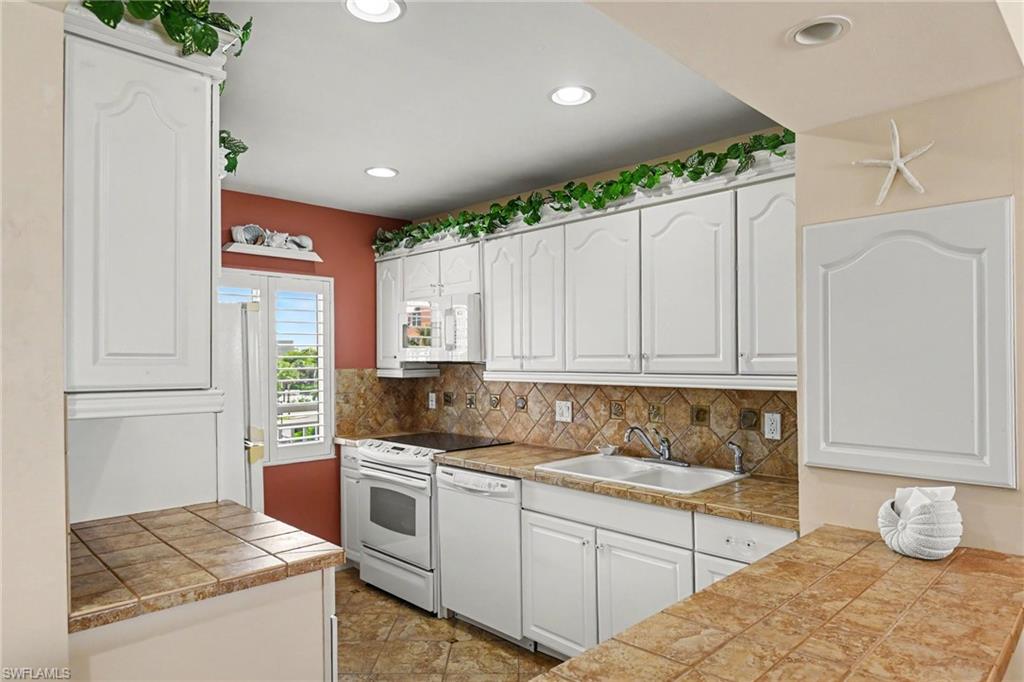 7400 Estero Blvd 329 Property Photo 12