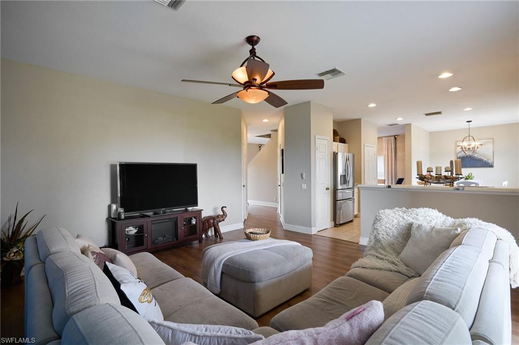 2059 Willow Branch Dr Property Photo 4