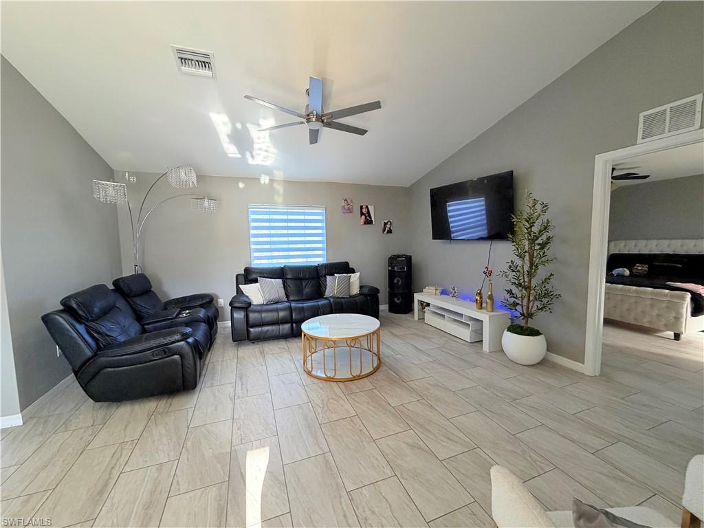 100 Nw 13th Pl Property Photo 8
