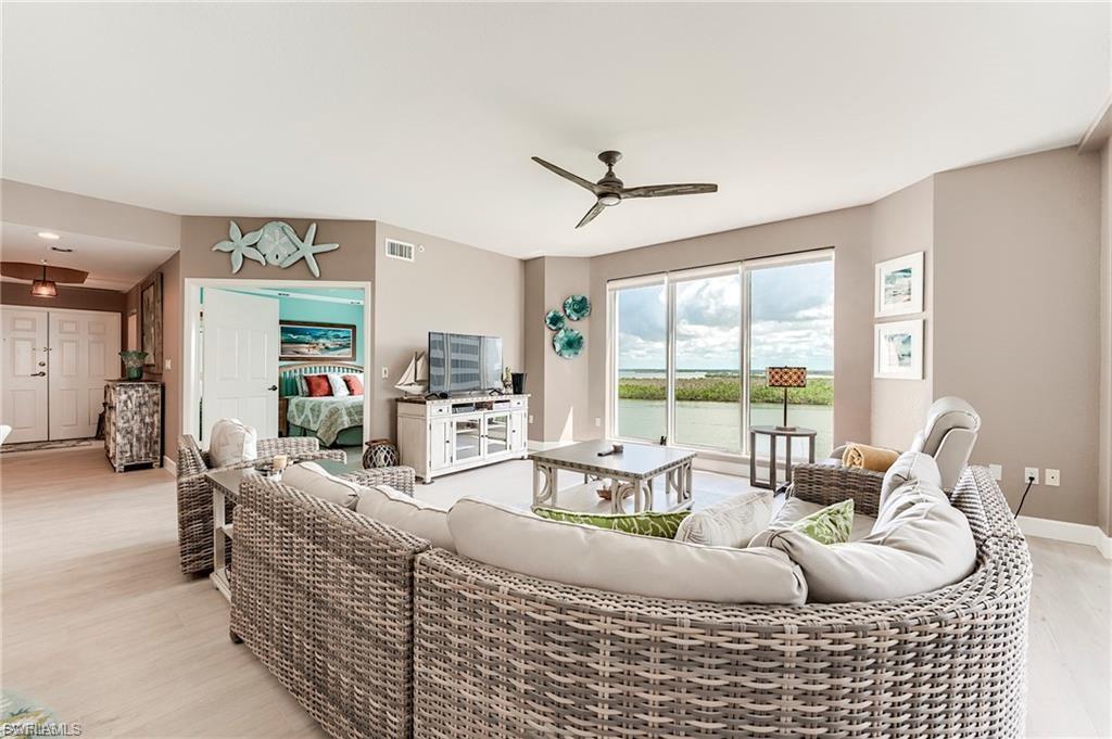 4183 Bay Beach Ln 375 Property Photo 8