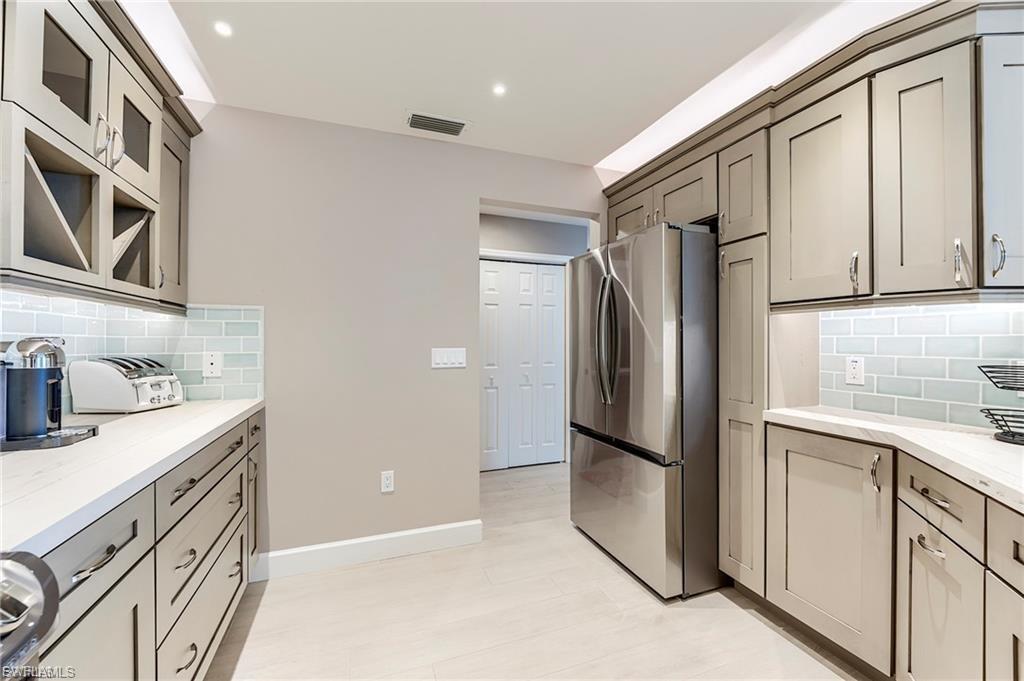 4183 Bay Beach Ln 375 Property Photo 12
