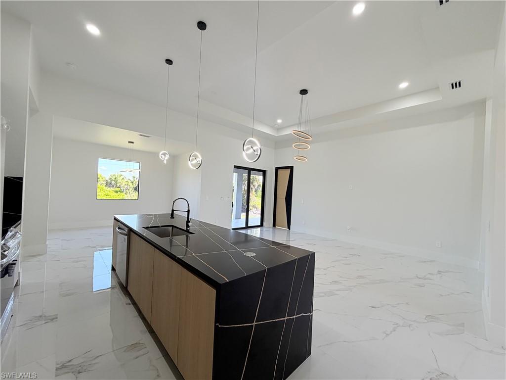 13490 Los Angeles Ave Property Photo 11