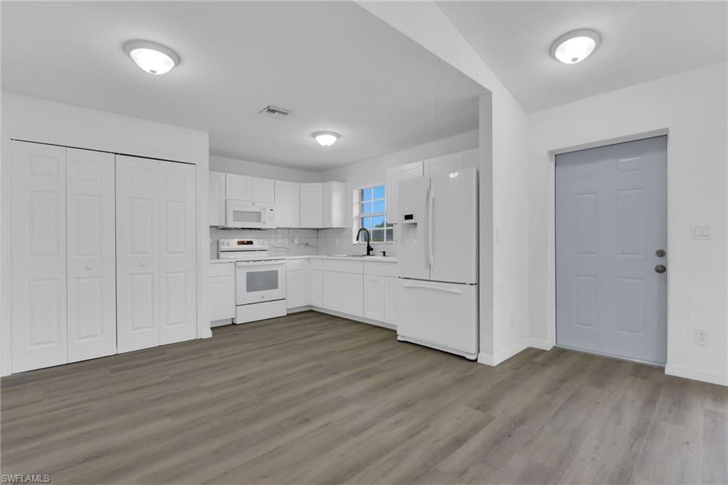 128 Harold Ave S Property Photo 2