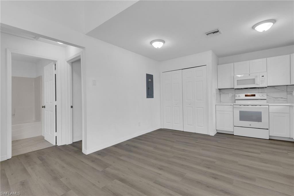 128 Harold Ave S Property Photo 3