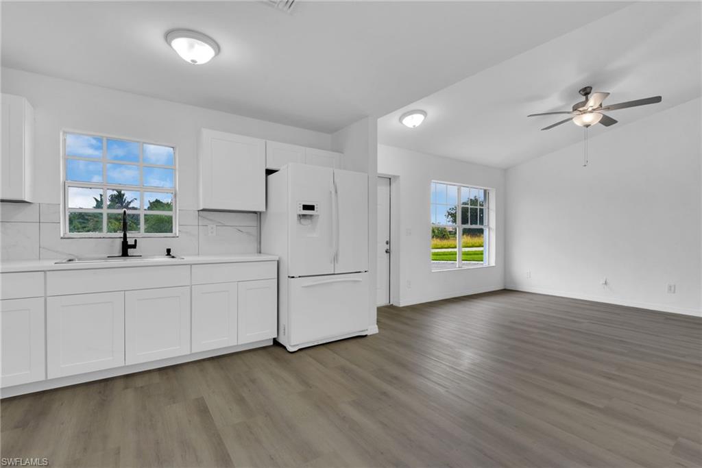 128 Harold Ave S Property Photo 4