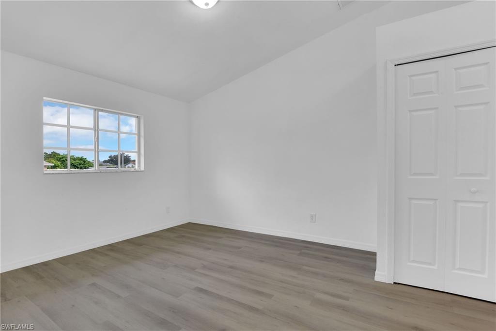 128 Harold Ave S Property Photo 11