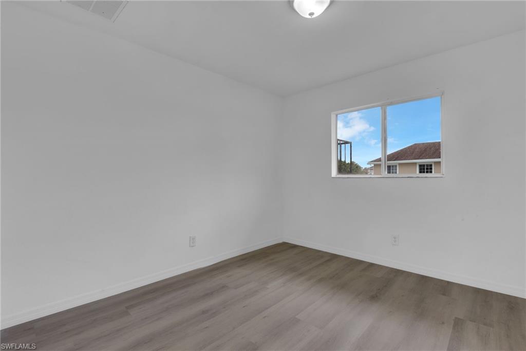 128 Harold Ave S Property Photo 15