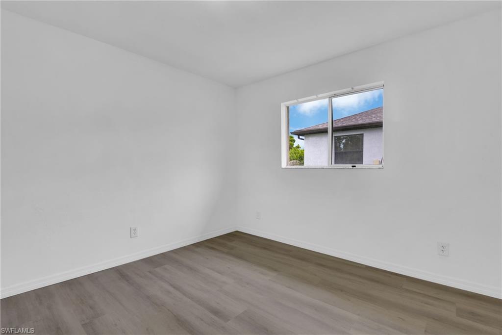 128 Harold Ave S Property Photo 19