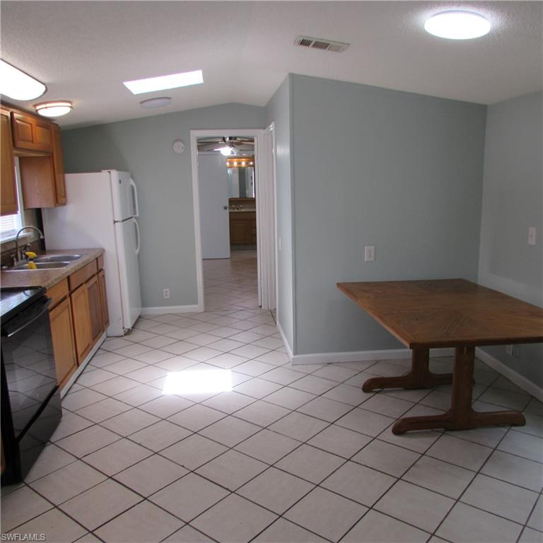 10419 Trotwood Ave Property Photo 7