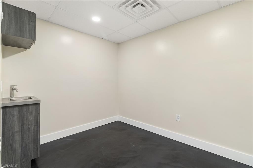1900 Tamiami Trl C Property Photo 17