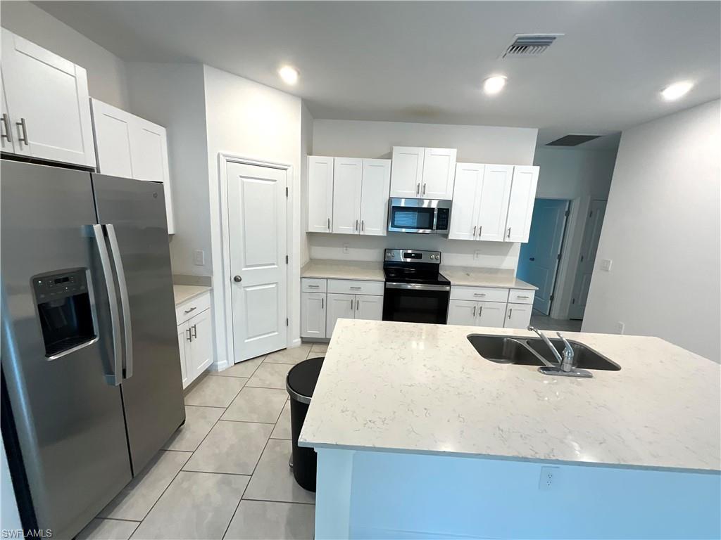12245 Savanna Lakes Blvd Property Photo 3