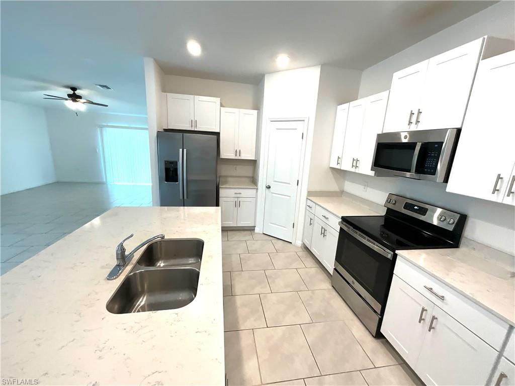 12245 Savanna Lakes Blvd Property Photo 4
