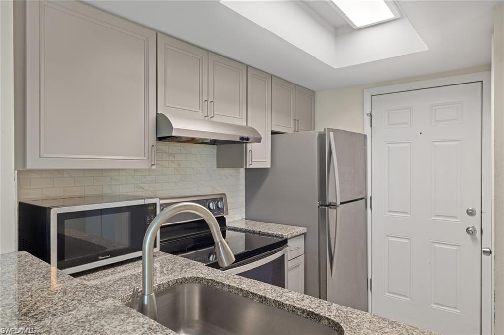 3300 Royal Canadian Trce 3 Property Photo 8