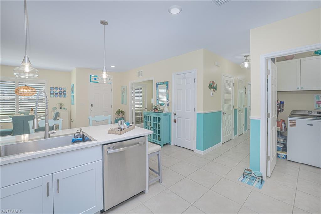 25104 E Lenox Cir Property Photo 4