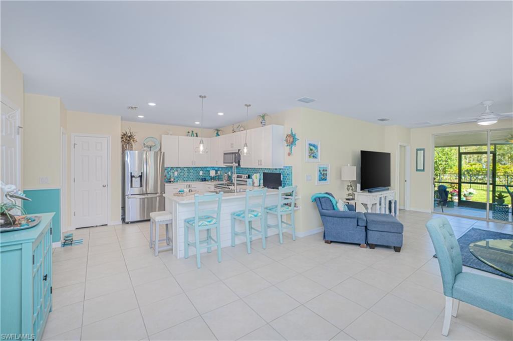 25104 E Lenox Cir Property Photo 9