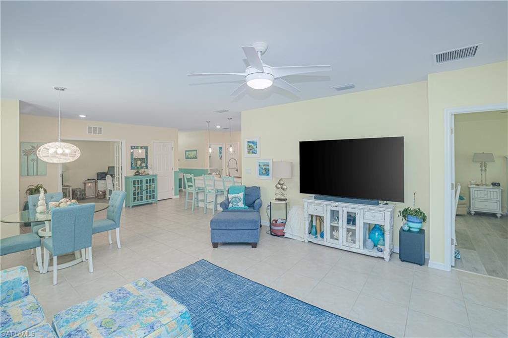 25104 E Lenox Cir Property Photo 12