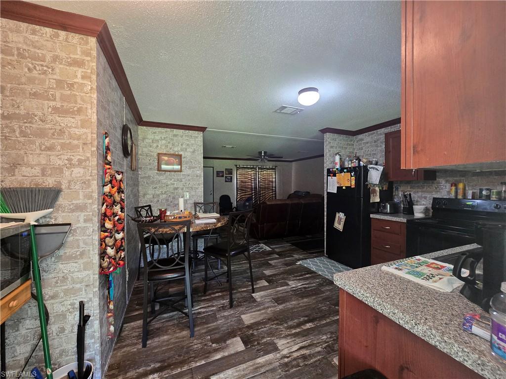 1163 Saddle Ln Property Photo 10