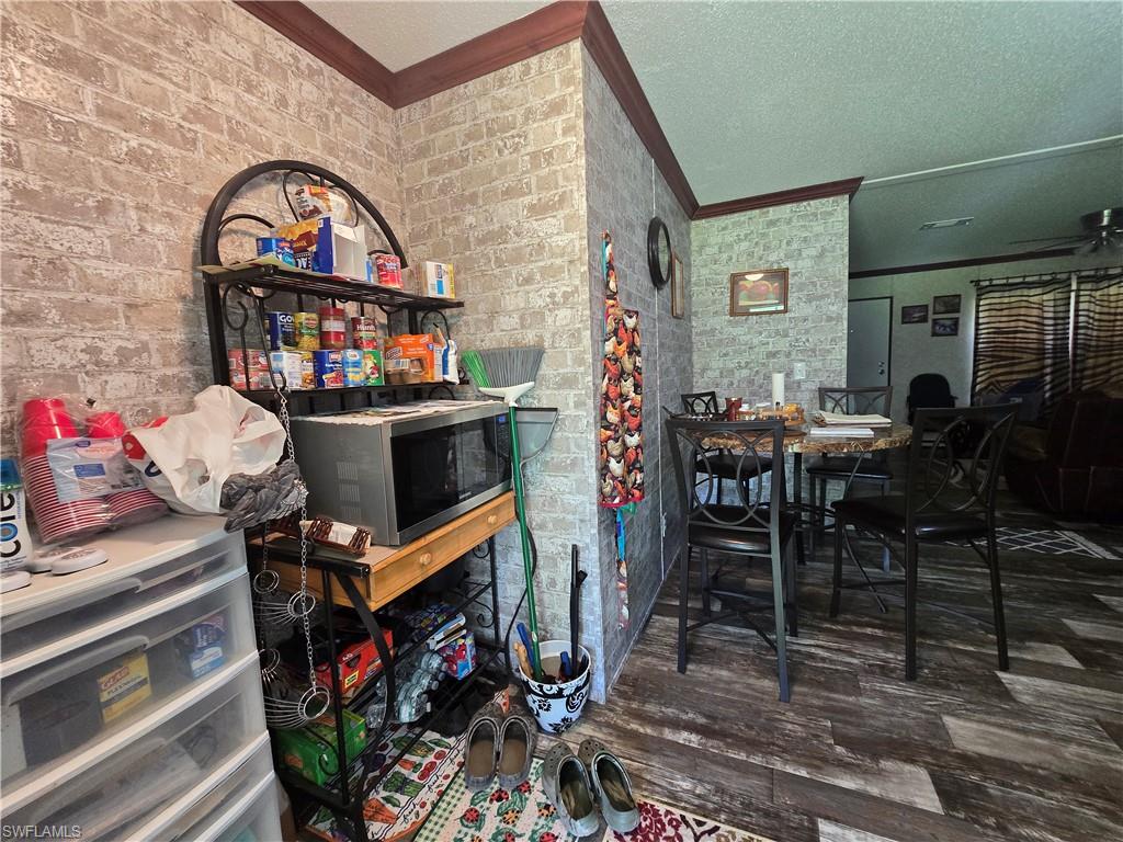 1163 Saddle Ln Property Photo 11