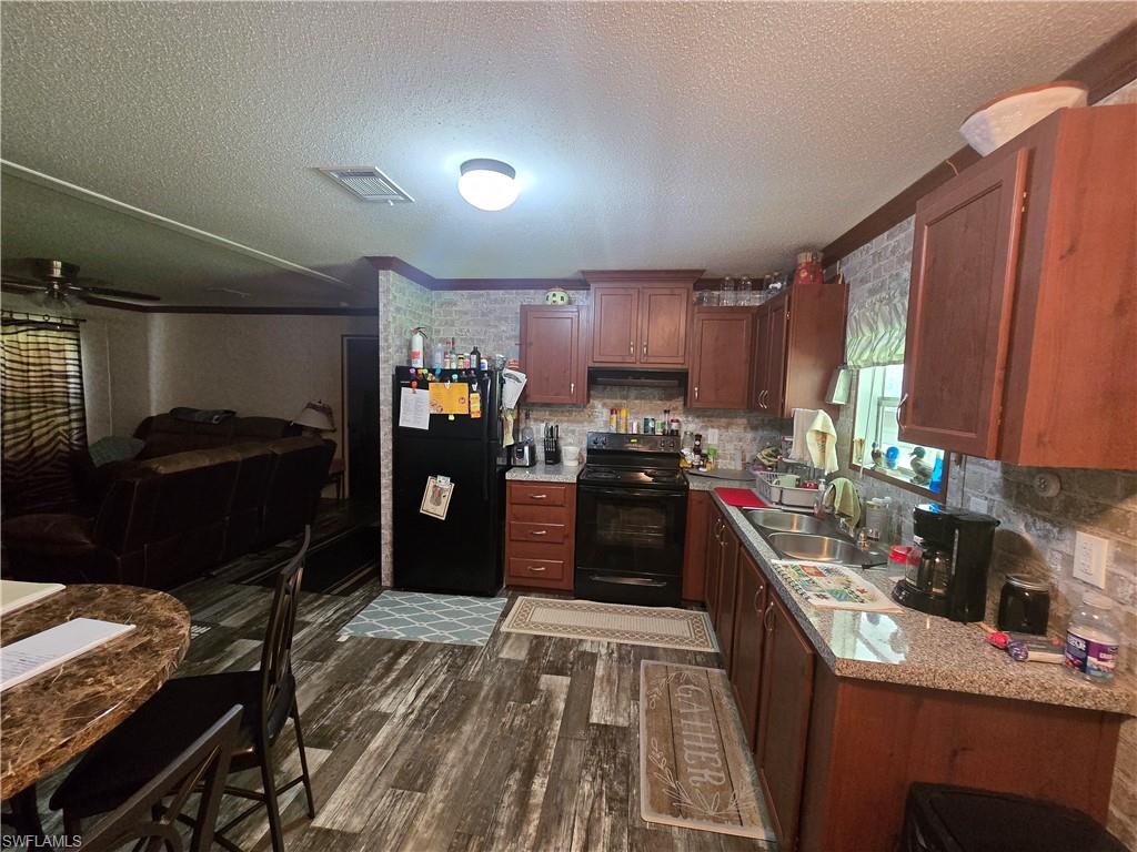 1163 Saddle Ln Property Photo 12