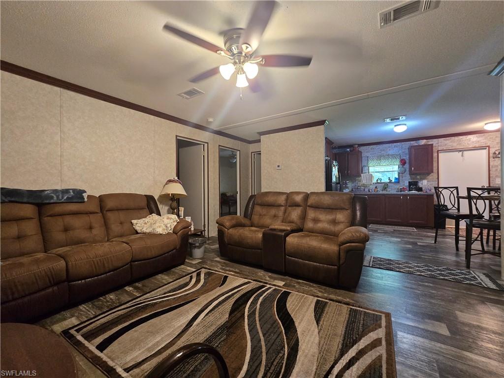 1163 Saddle Ln Property Photo 14