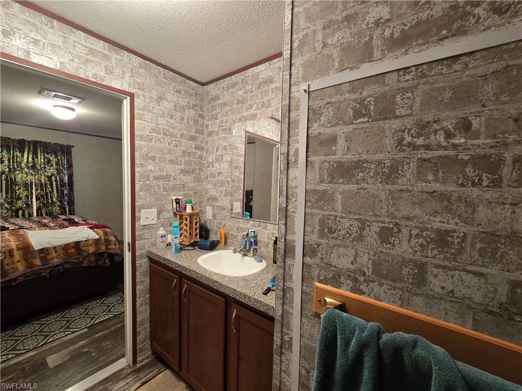 1163 Saddle Ln Property Photo 21