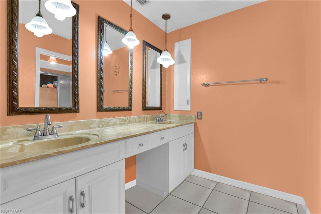 534 Se 32nd Ter Property Photo 16