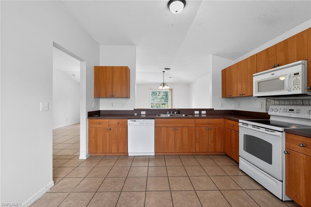 446 Windermere Dr Property Photo 9