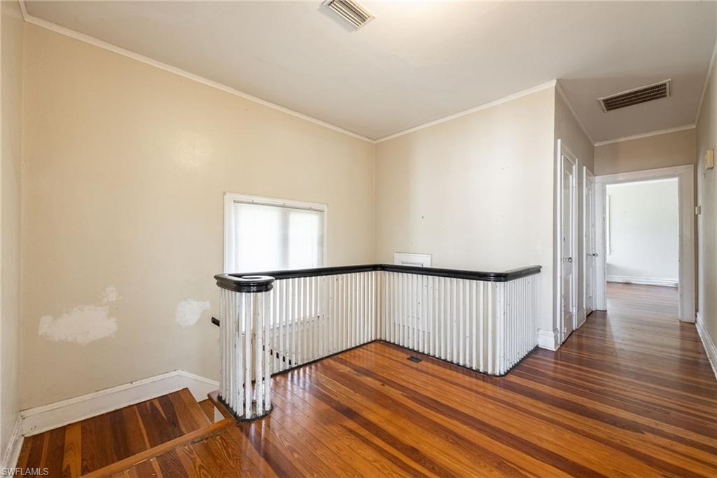 2644 Providence St Property Photo 4