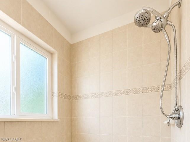 9575 Roundstone Cir Property Photo 32