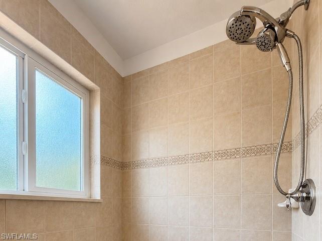 9575 Roundstone Cir Property Photo 33