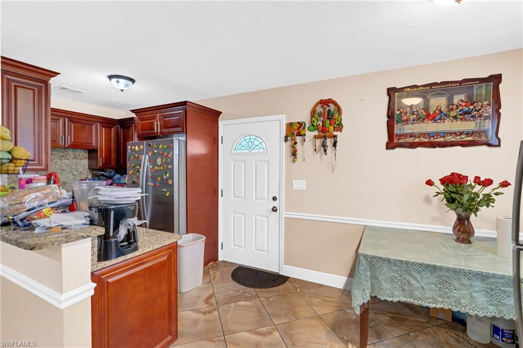 1847 Maple Dr Property Photo 8
