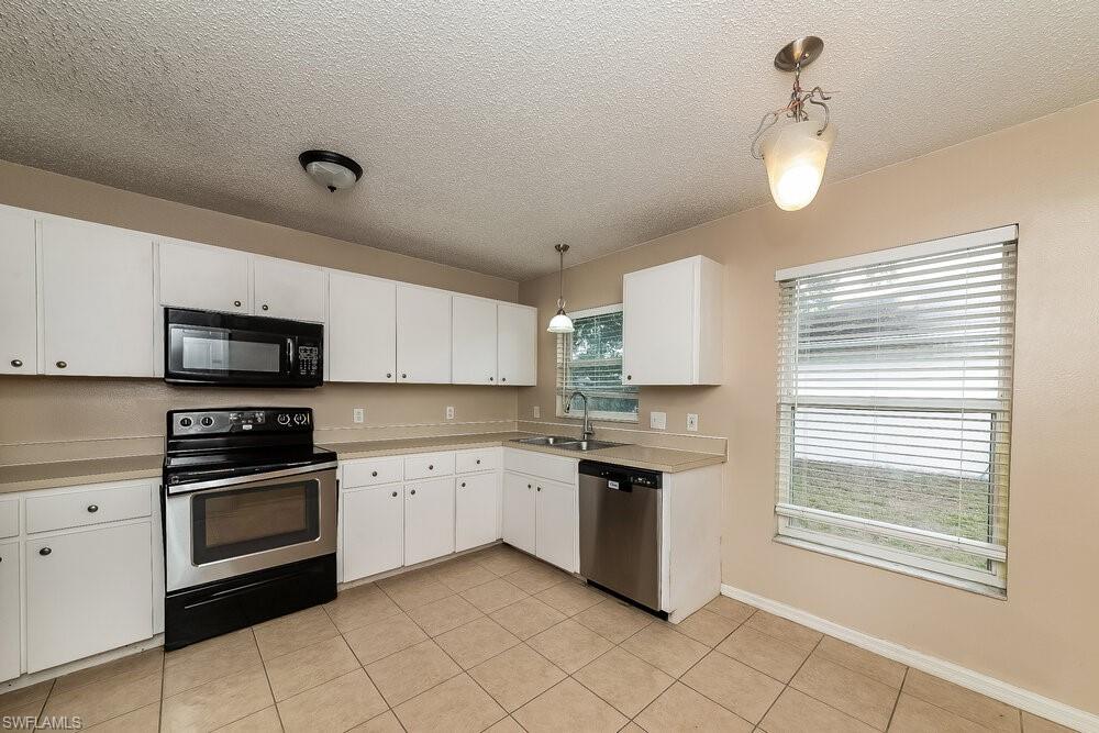 4208 76th Dr E Property Photo 7