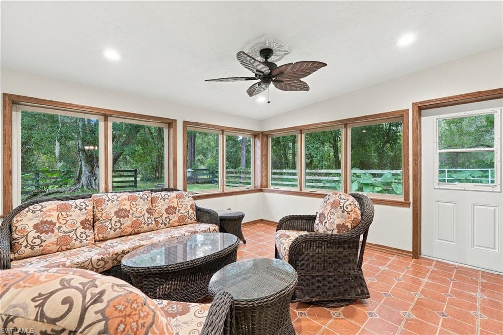10910 Irish Ln Property Photo 5