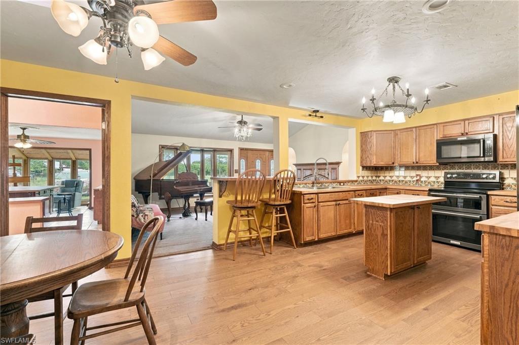 10910 Irish Ln Property Photo 14