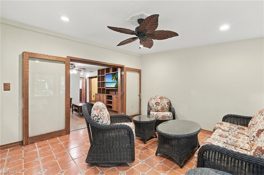 10910 Irish Ln Property Photo 17