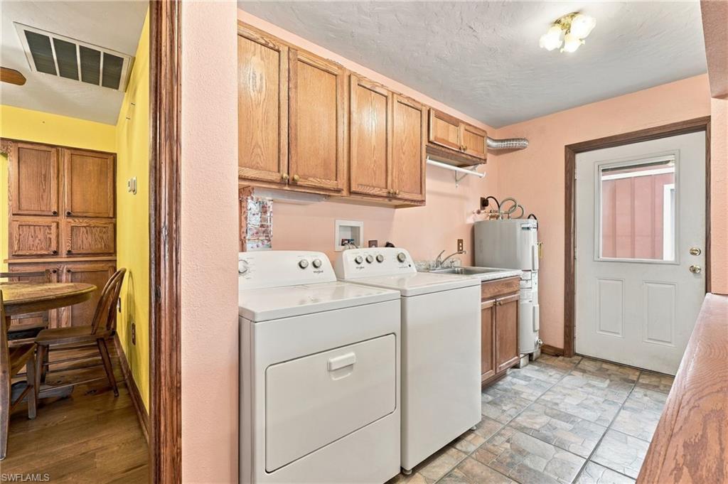 10910 Irish Ln Property Photo 28