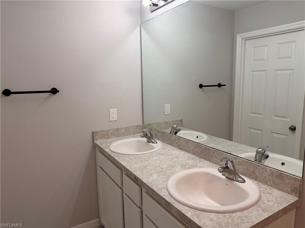 3214 Ne 14th Pl Property Photo 15