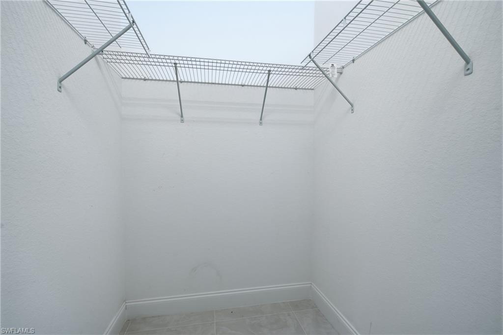 1002 E 5th St Property Photo 23