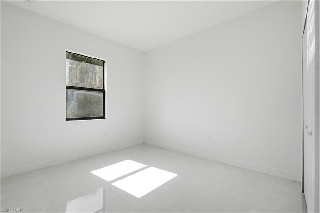 1002 E 5th St Property Photo 29