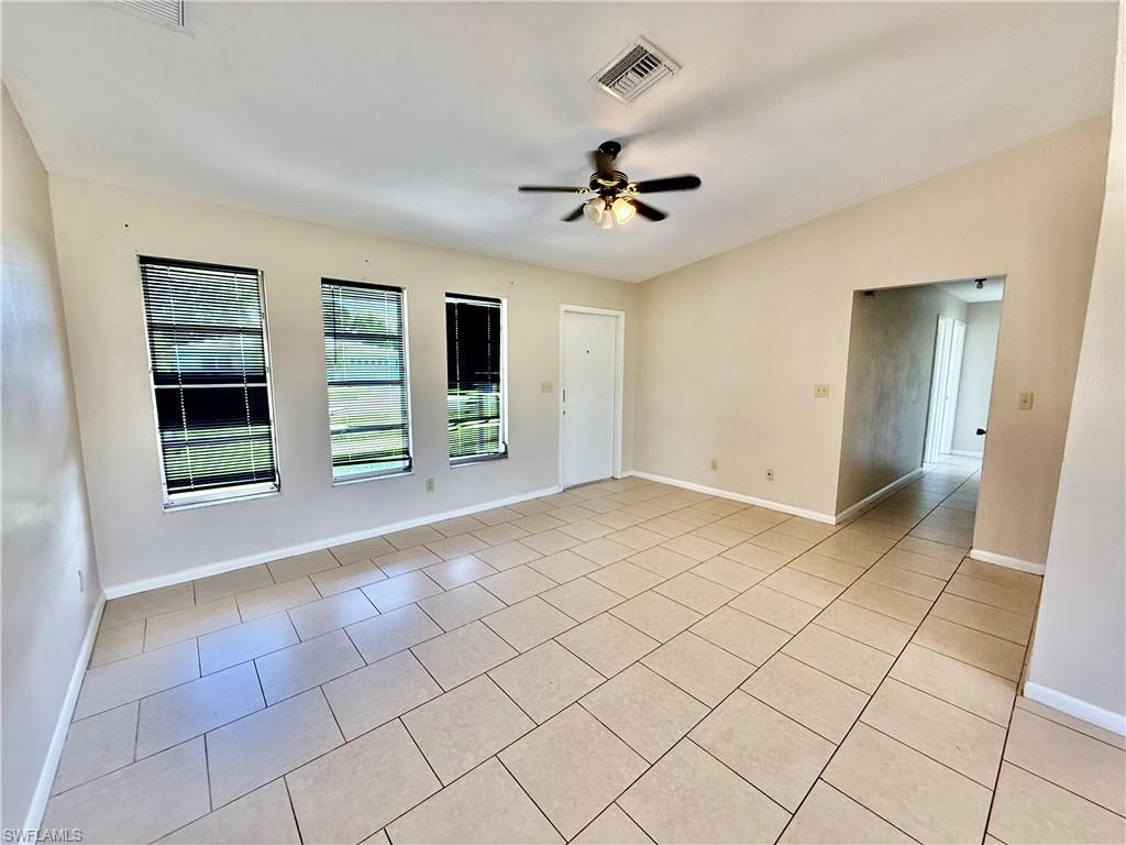 406 Parkside St Property Photo 7