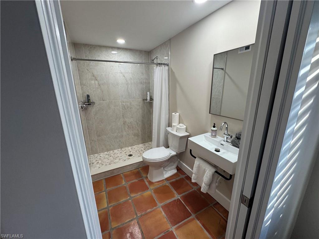 995 9th Ave S 6 Property Photo 13