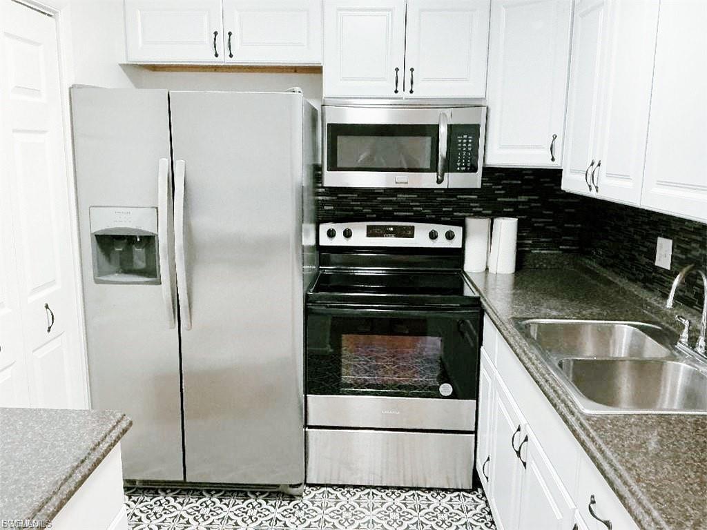 1503 Tropic Ter Property Photo 3