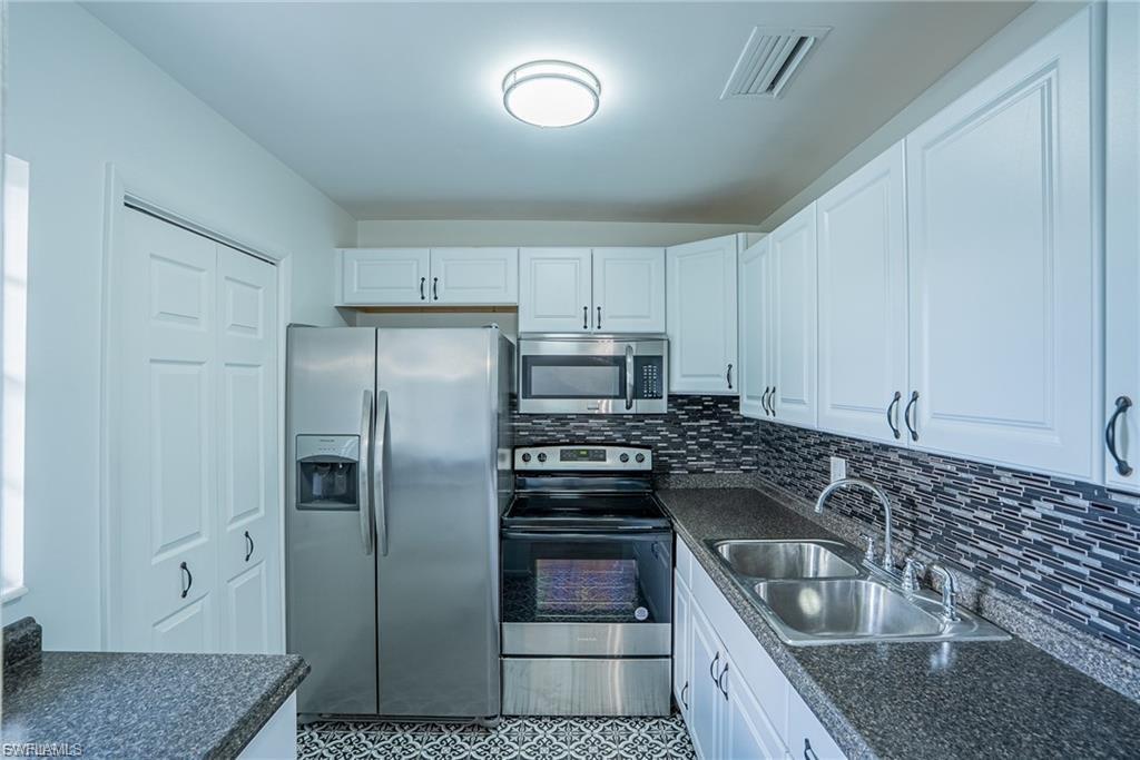 1503 Tropic Ter Property Photo 4