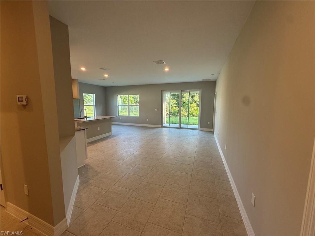 2714 47th St W Property Photo 5