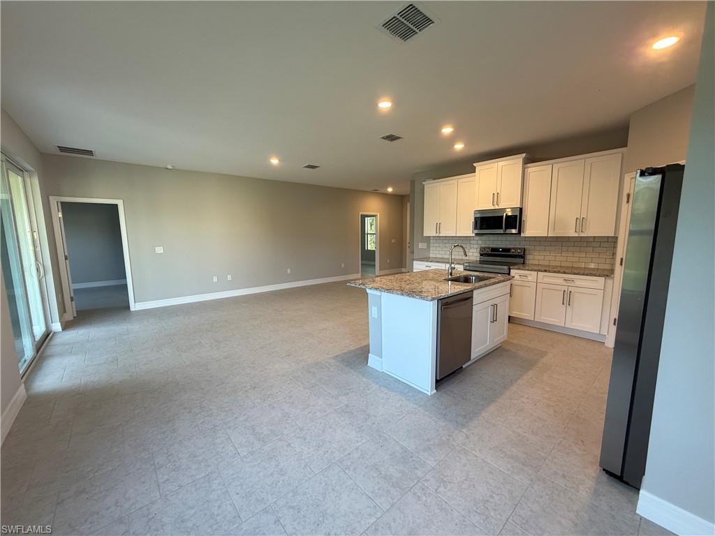 2714 47th St W Property Photo 10