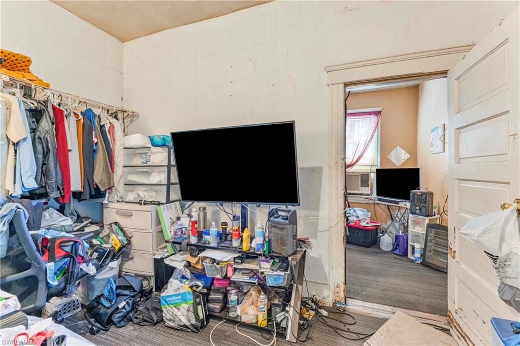 1843 W 26th St Property Photo 18