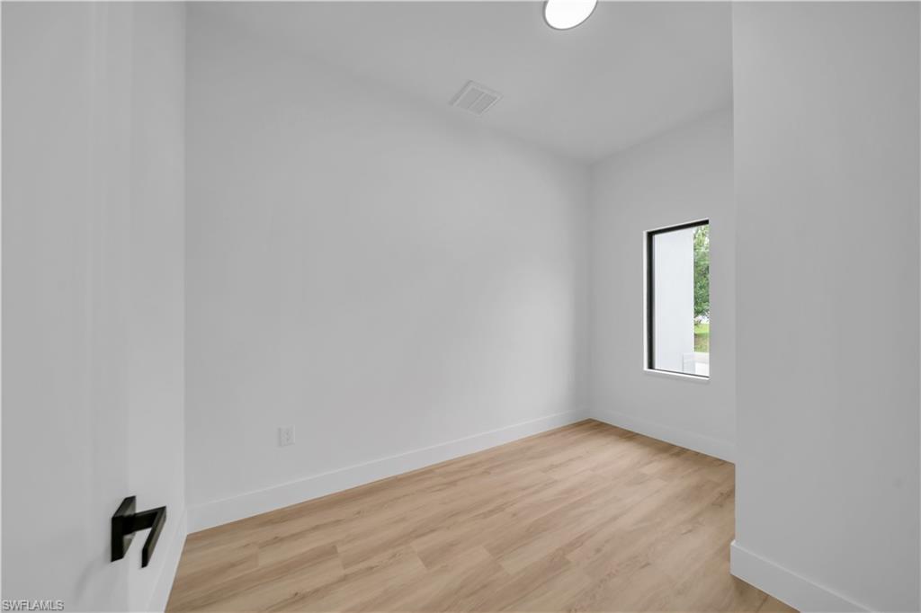 4048 Clearfield St Property Photo 11