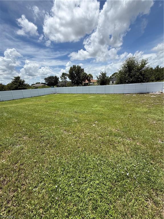 557 Oakshire Ln Property Photo 17