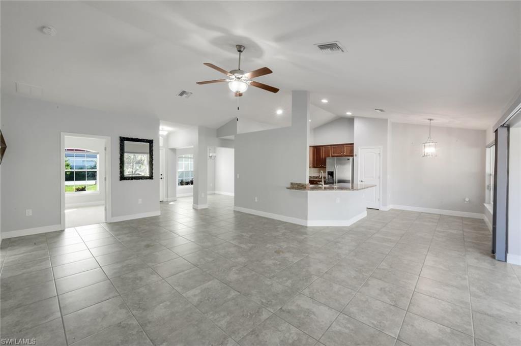 455 Bowman Ter Property Photo 4